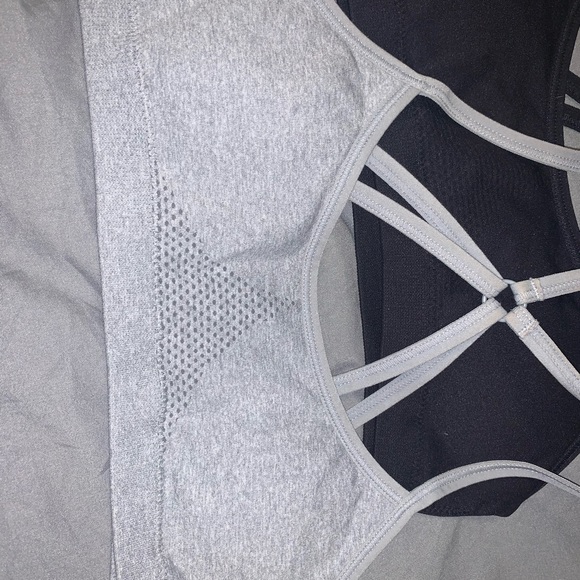 Bundle 2 Sports Bras - Picture 5 of 8